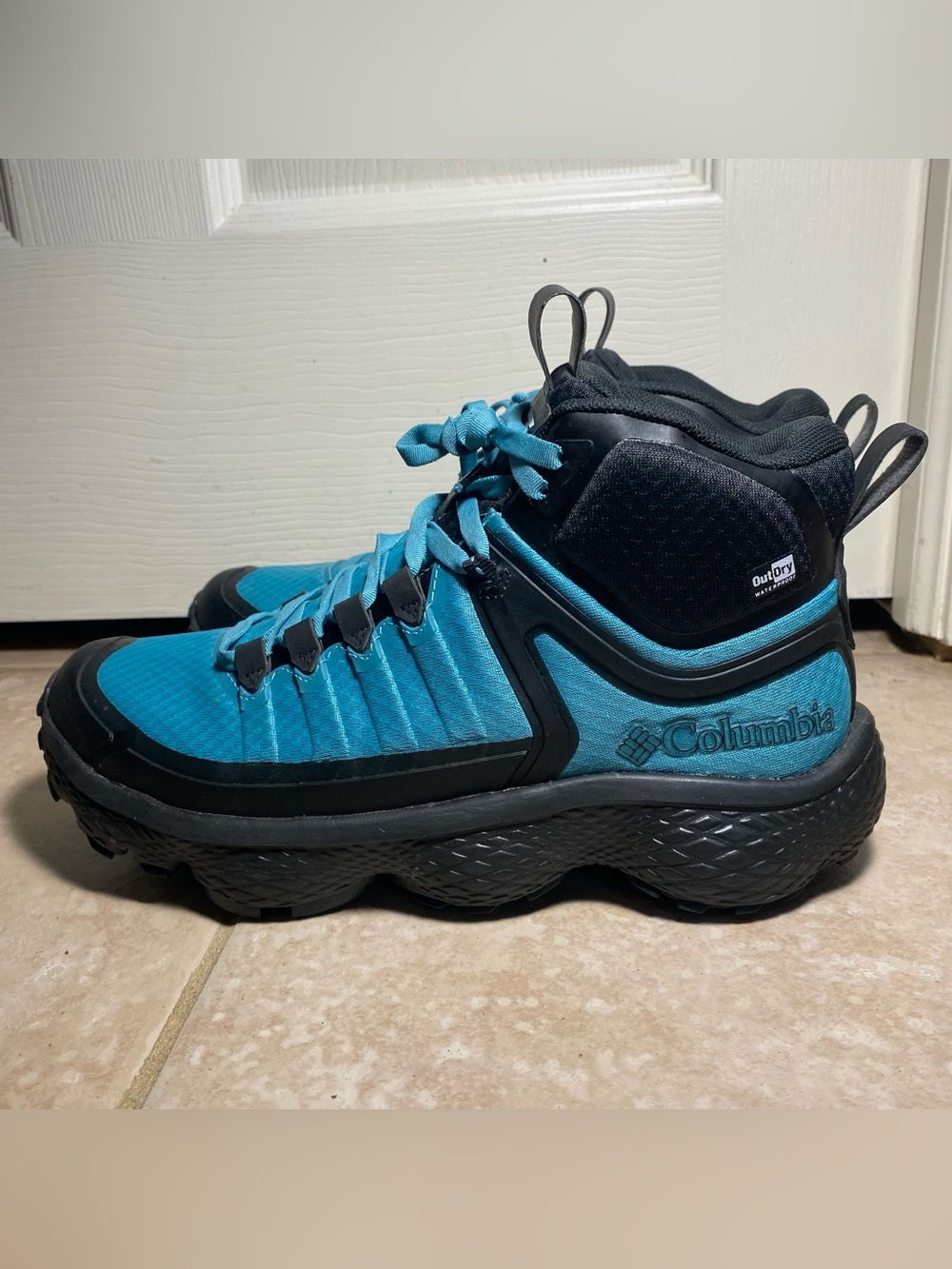 Waterproof Escape Thrive Titanium OutDry Mid Shoe